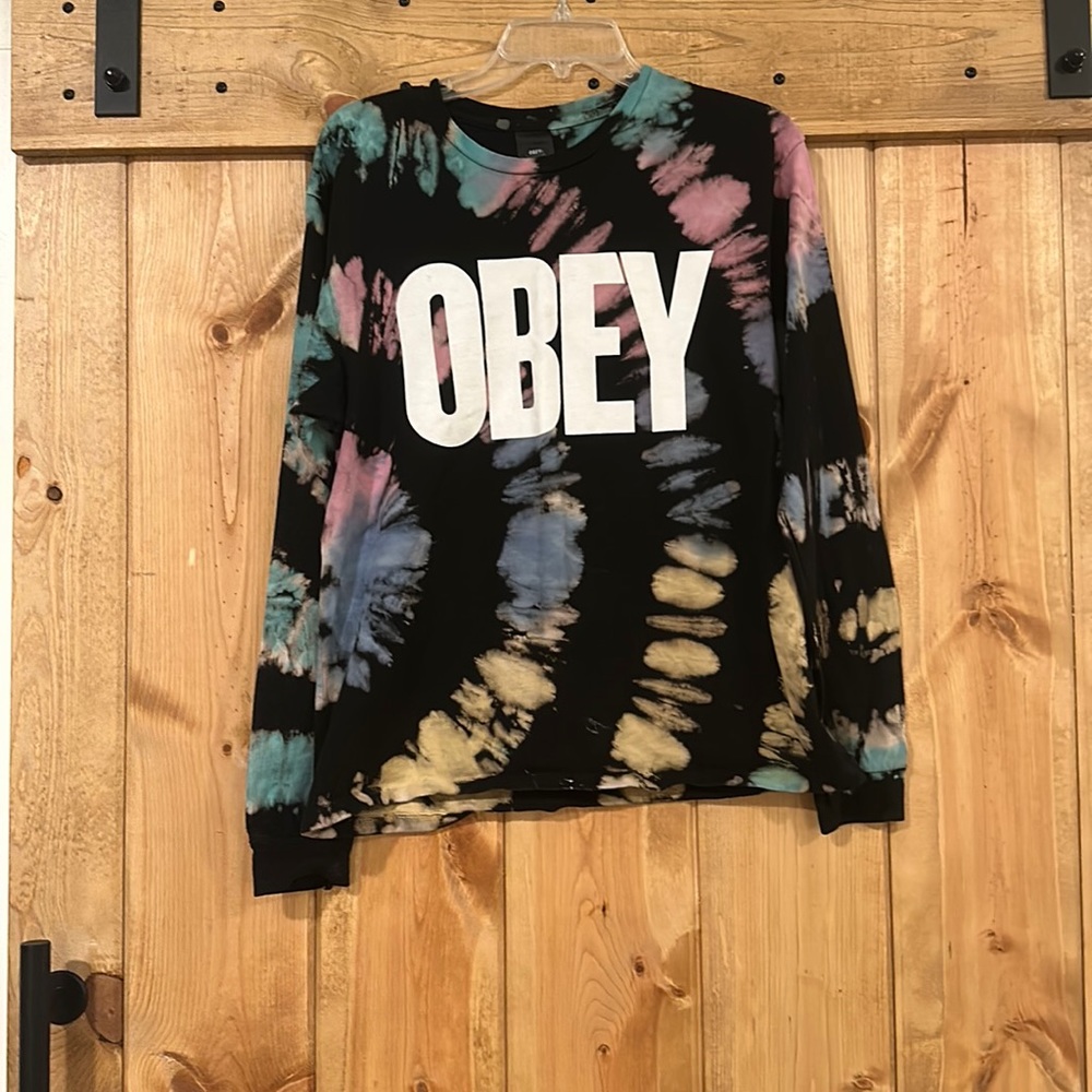 Obey Mom Jeans Tie Dye t-shirt